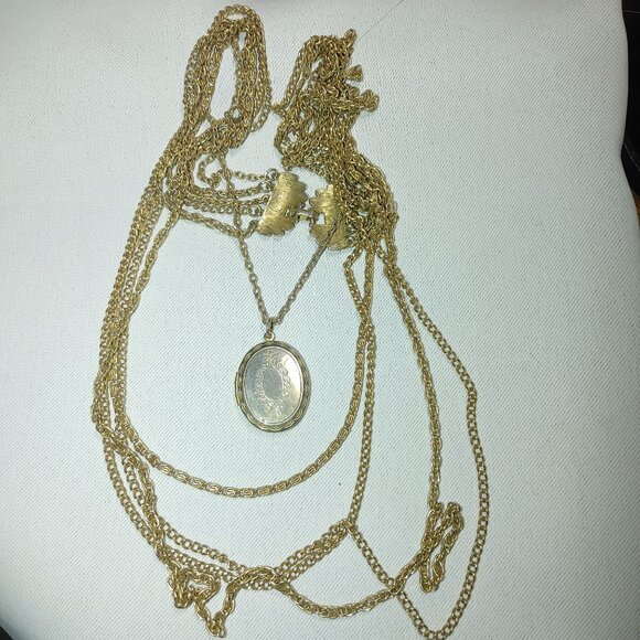 Multi Strand Necklace  Oval Locket Pendant Unique Clasp Design Vintage Gold Tone - Picture 8 of 12